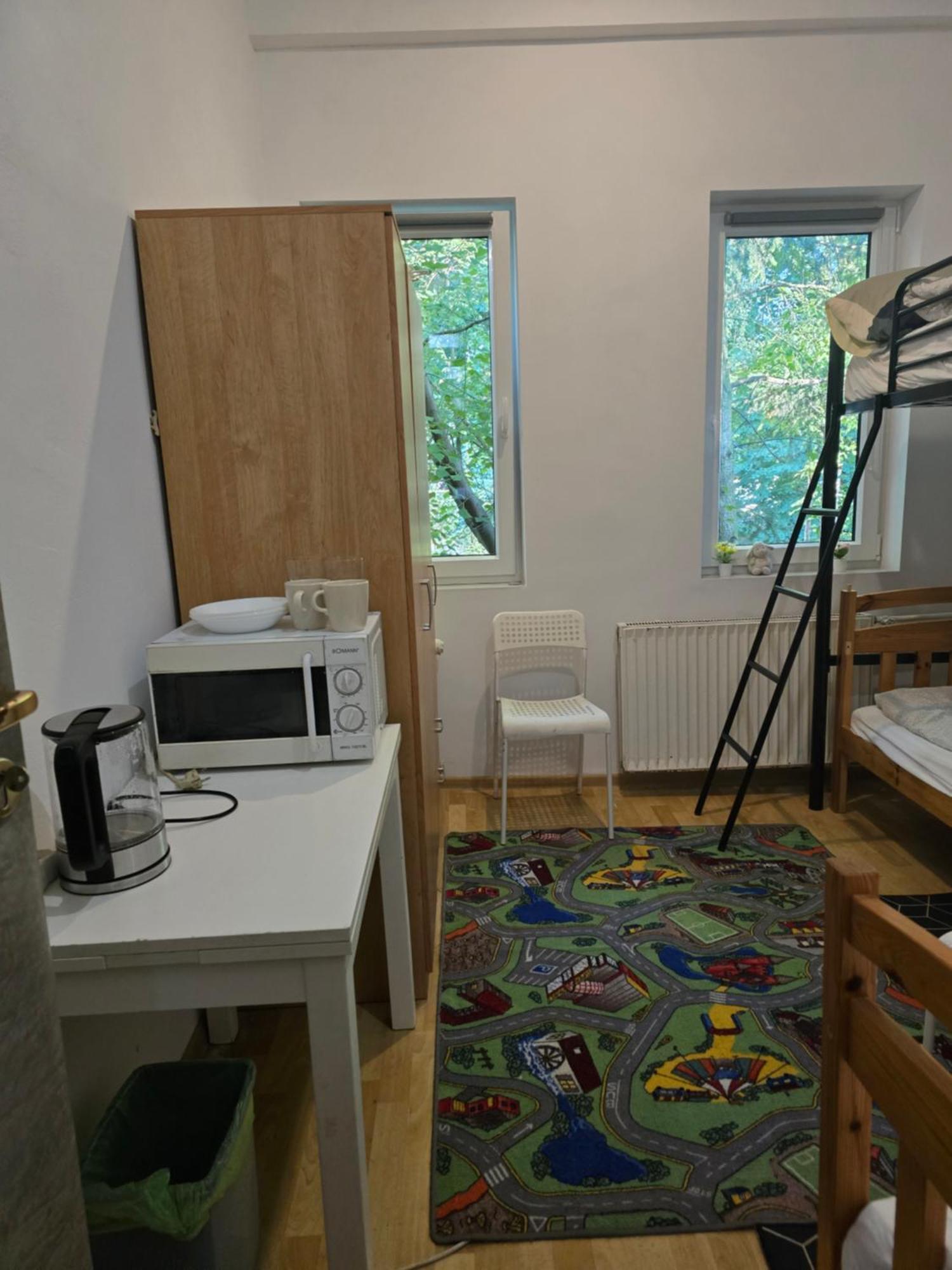 זילונקה Hostel W Zielonce מראה חיצוני תמונה
