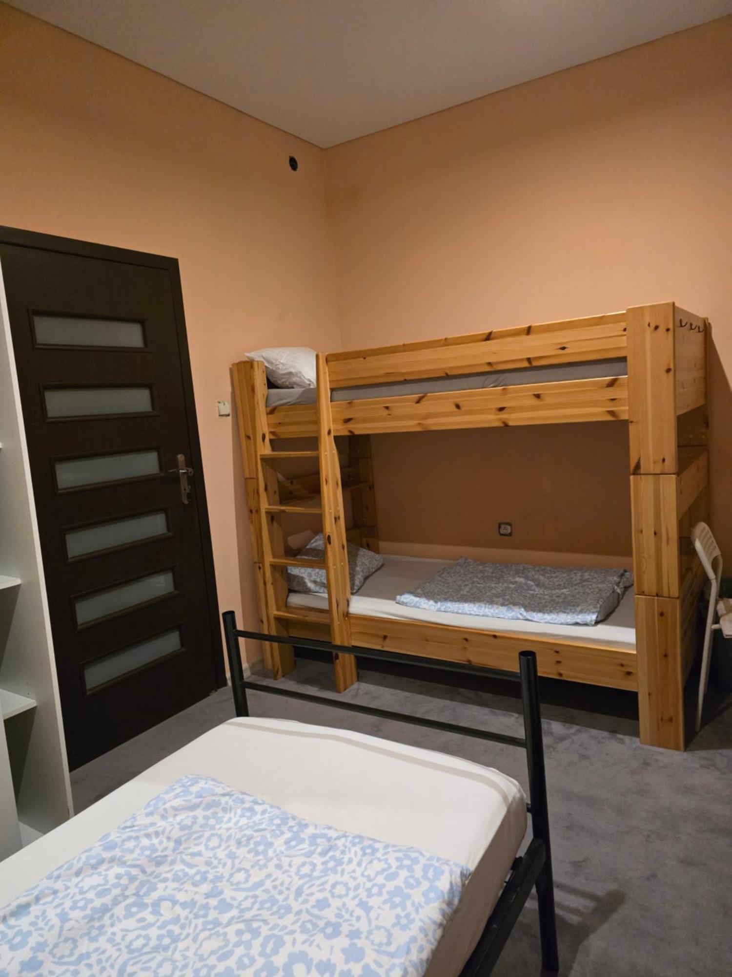 זילונקה Hostel W Zielonce מראה חיצוני תמונה